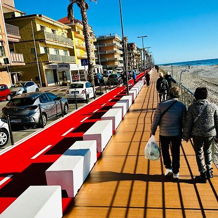 Appartamento Al Mare Ventimiglia Exteriör bild